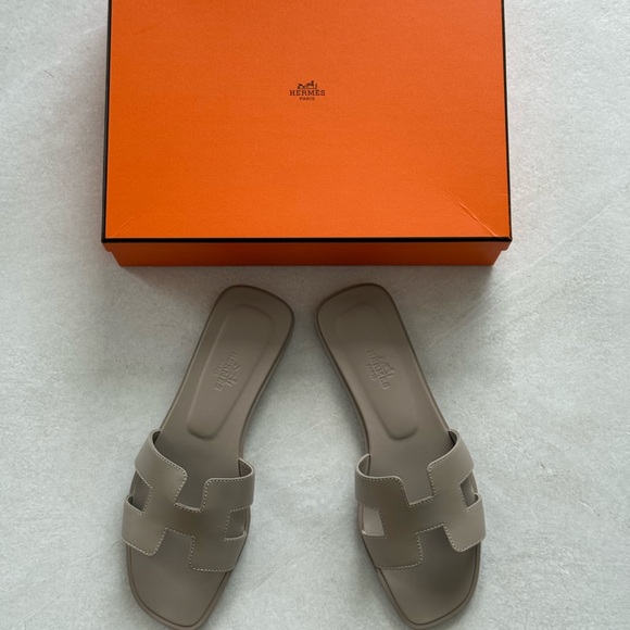 Hermes Oran Sandals - Picture 3 of 5